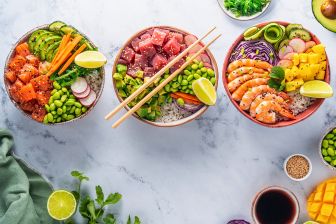 Friday | Coastal Bites & Acoustic Vibes